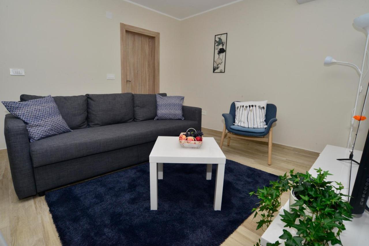 Apartman Bradasevic Tivat Buitenkant foto