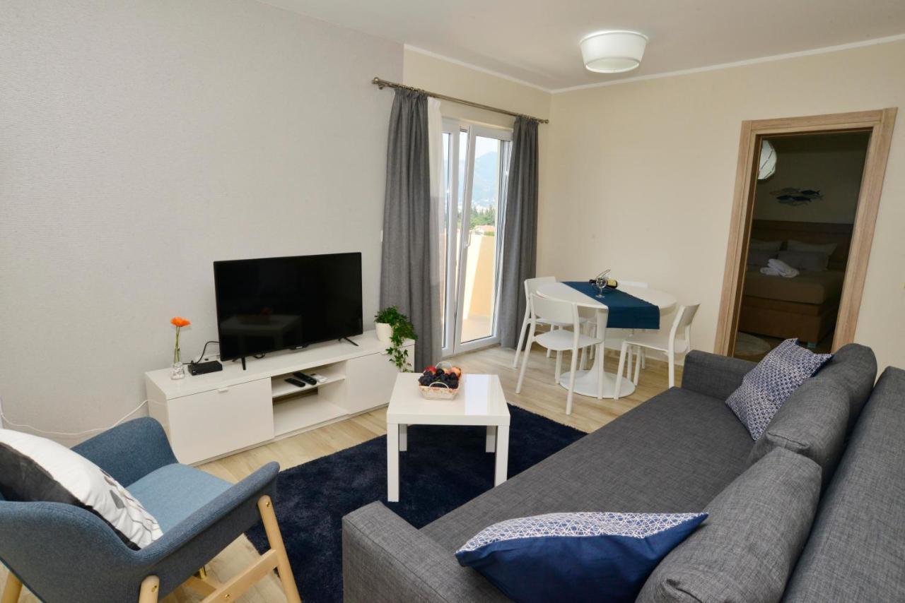 Apartman Bradasevic Tivat Buitenkant foto