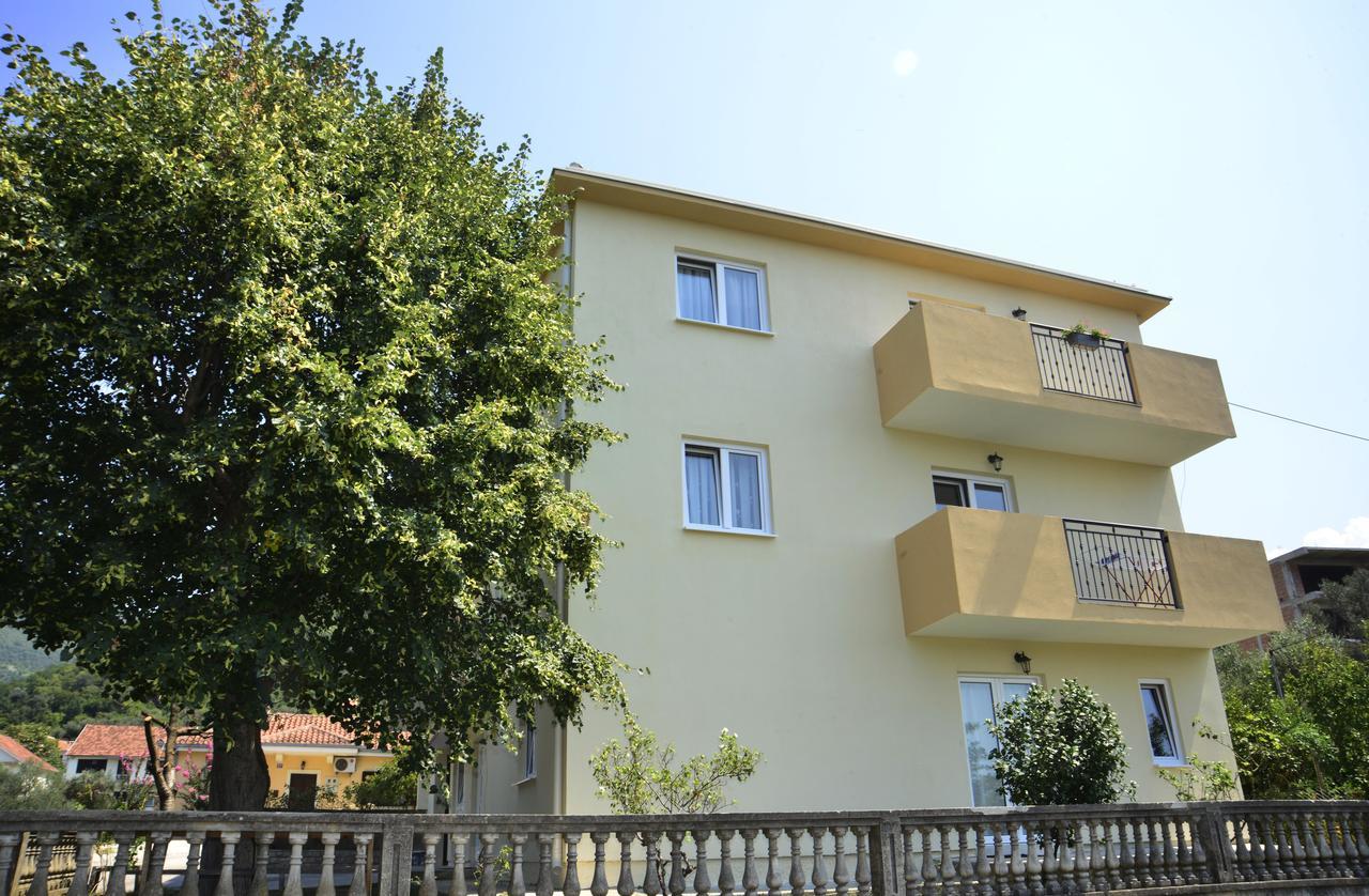 Apartman Bradasevic Tivat Buitenkant foto