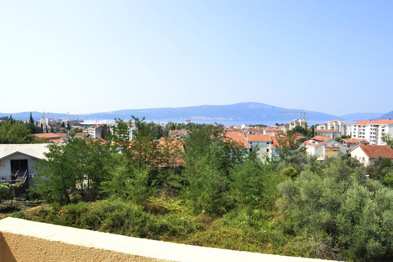 Apartman Bradasevic Tivat Buitenkant foto