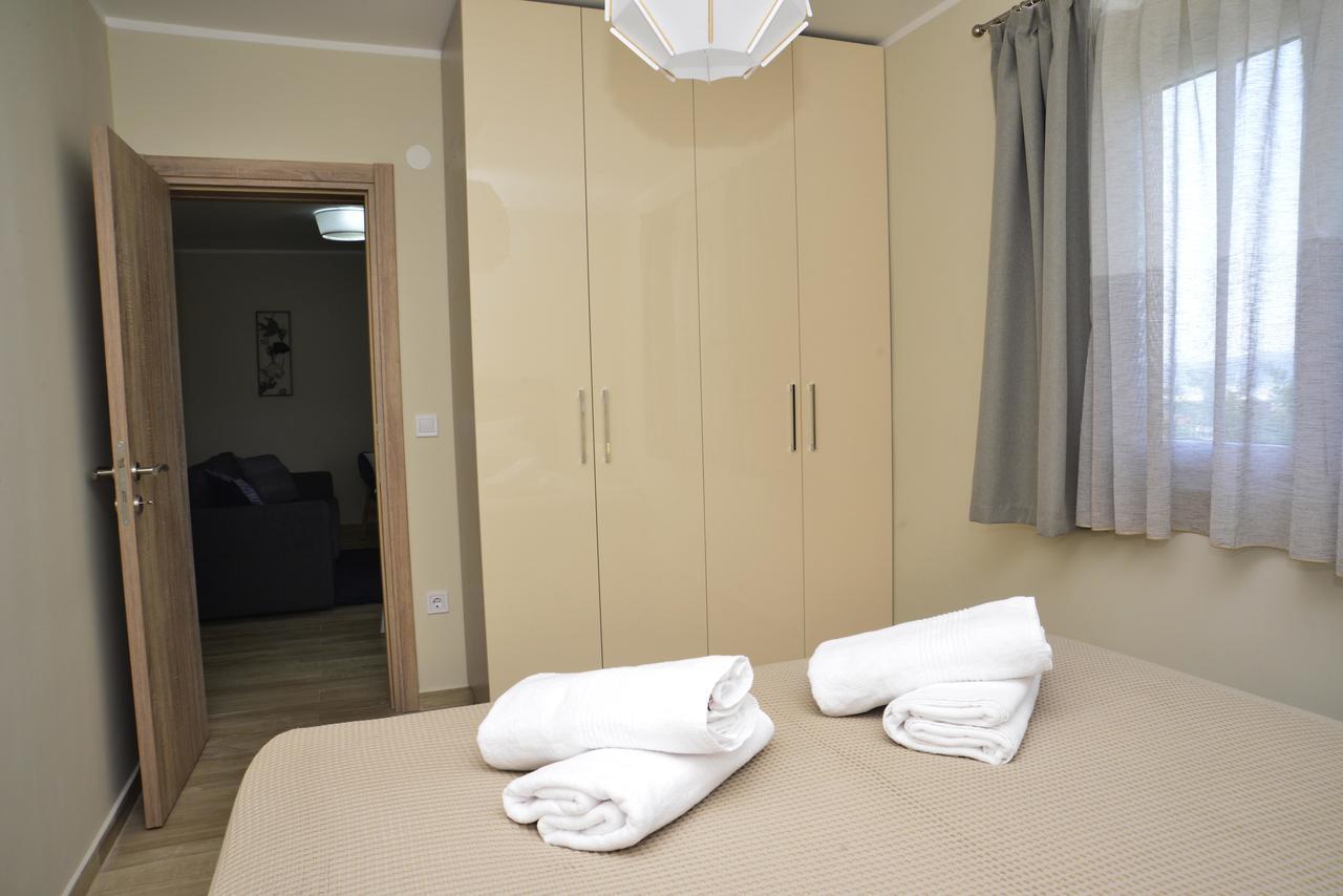 Apartman Bradasevic Tivat Buitenkant foto