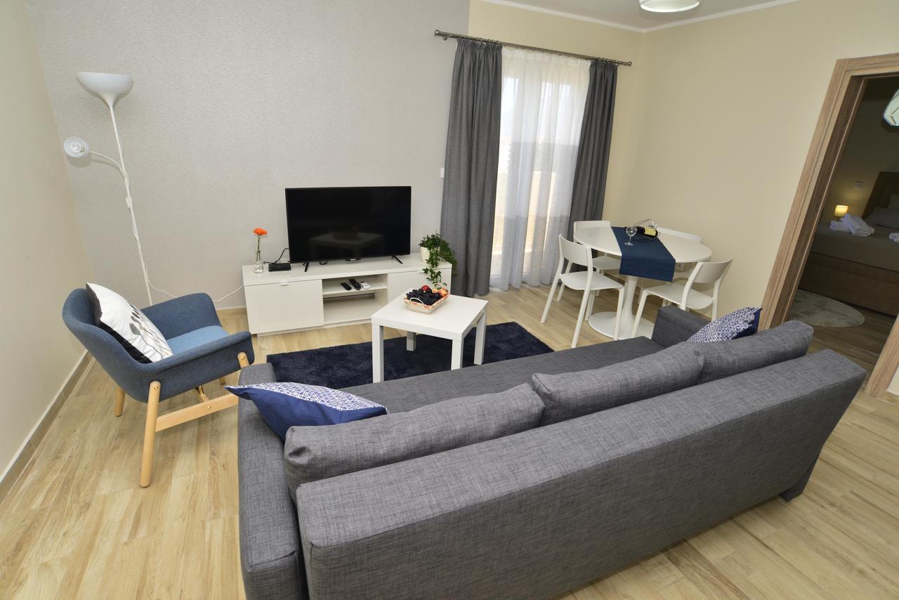 Apartman Bradasevic Tivat Buitenkant foto