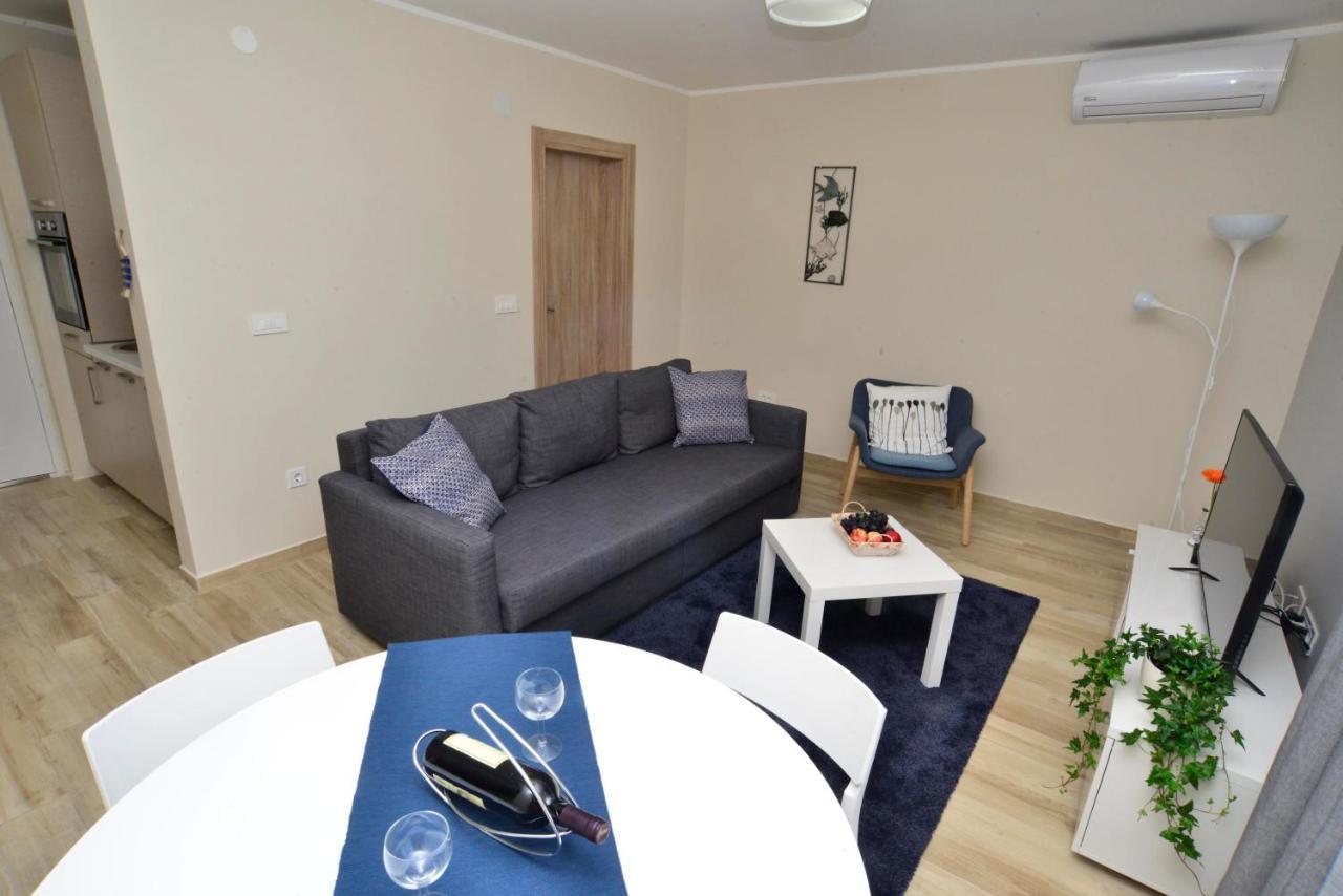 Apartman Bradasevic Tivat Buitenkant foto