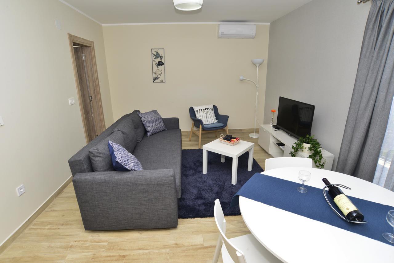 Apartman Bradasevic Tivat Buitenkant foto