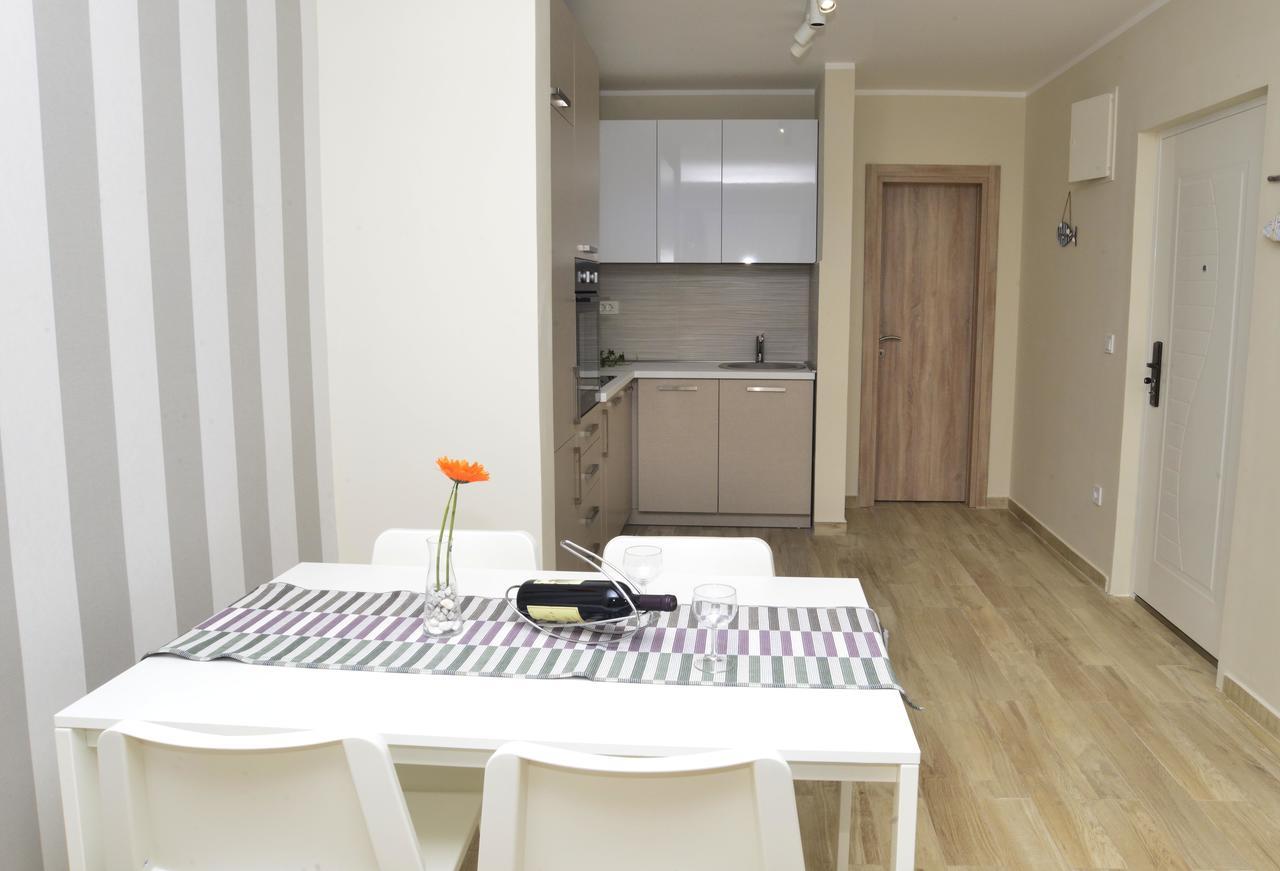 Apartman Bradasevic Tivat Buitenkant foto