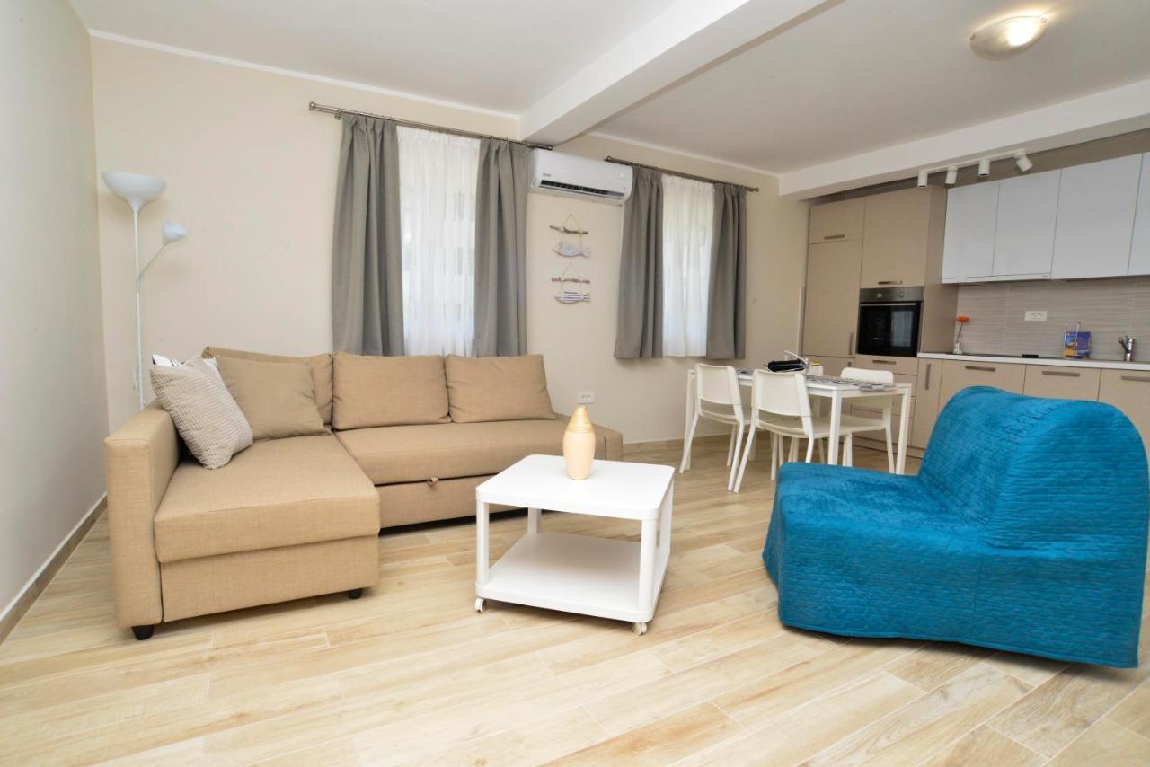 Apartman Bradasevic Tivat Buitenkant foto