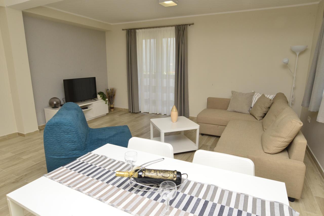 Apartman Bradasevic Tivat Buitenkant foto