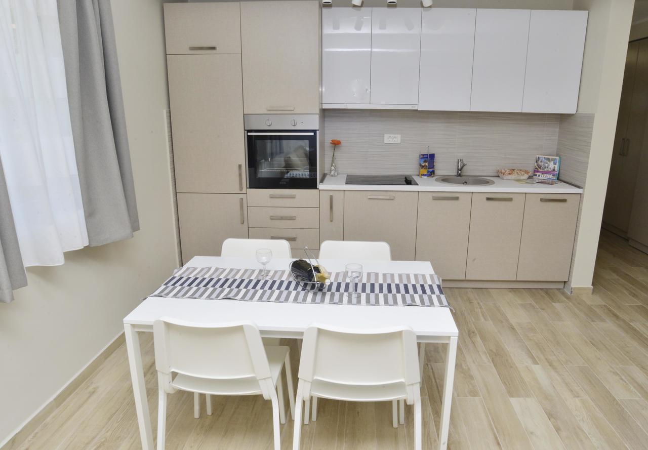 Apartman Bradasevic Tivat Buitenkant foto