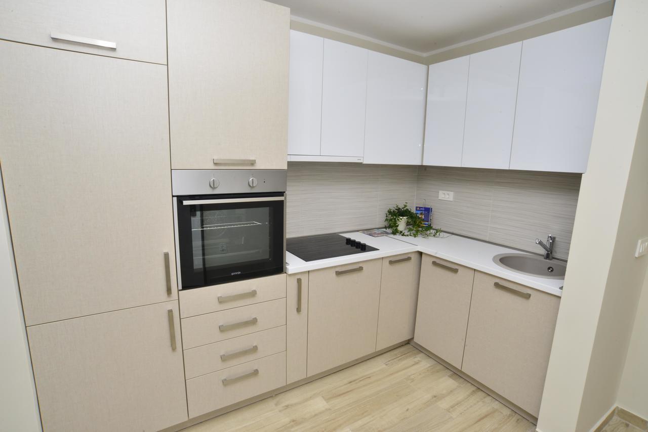 Apartman Bradasevic Tivat Buitenkant foto