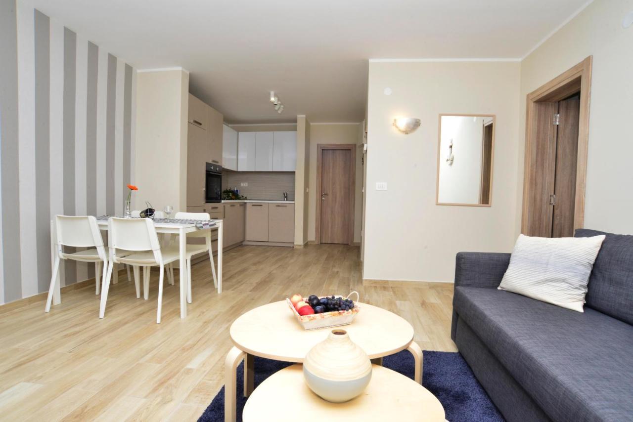 Apartman Bradasevic Tivat Buitenkant foto