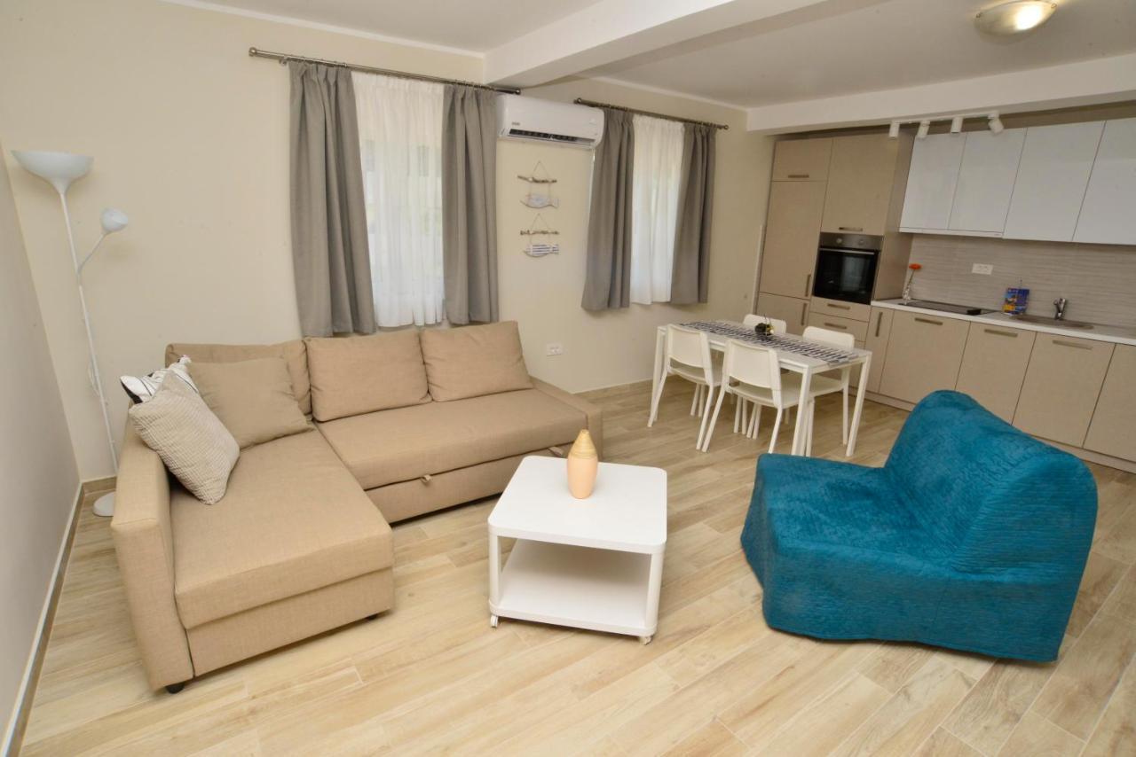 Apartman Bradasevic Tivat Buitenkant foto