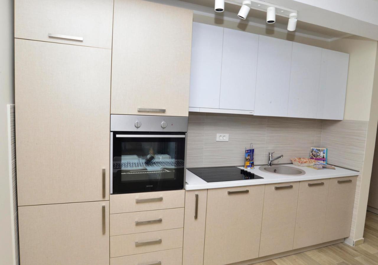 Apartman Bradasevic Tivat Buitenkant foto