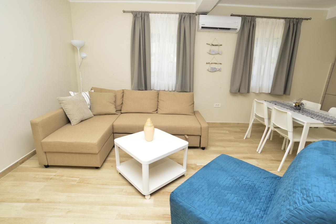 Apartman Bradasevic Tivat Buitenkant foto