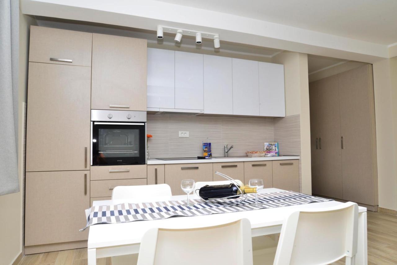 Apartman Bradasevic Tivat Buitenkant foto