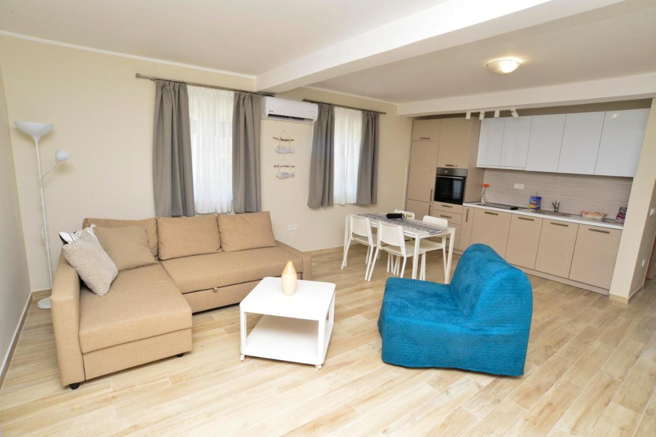 Apartman Bradasevic Tivat Buitenkant foto