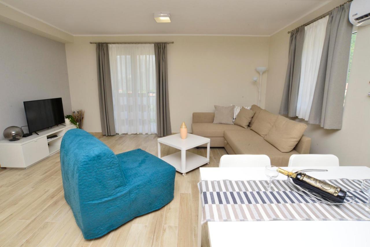 Apartman Bradasevic Tivat Buitenkant foto